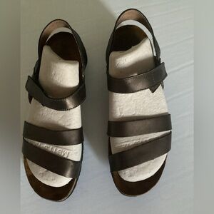 Naot Elegant Kayla Strappy Cork Sandals In Buffalo Leather Size 40